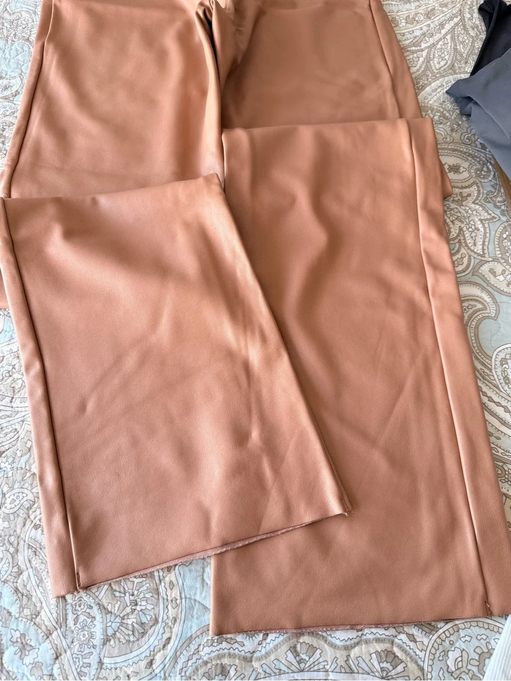 SKIMS Faux Leather High-Rise Leggings in Camel - Picture 4 of 4